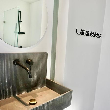 Hip And Funky Apartment Silom Soi 3, With Rooftop View 방콕 외부 사진