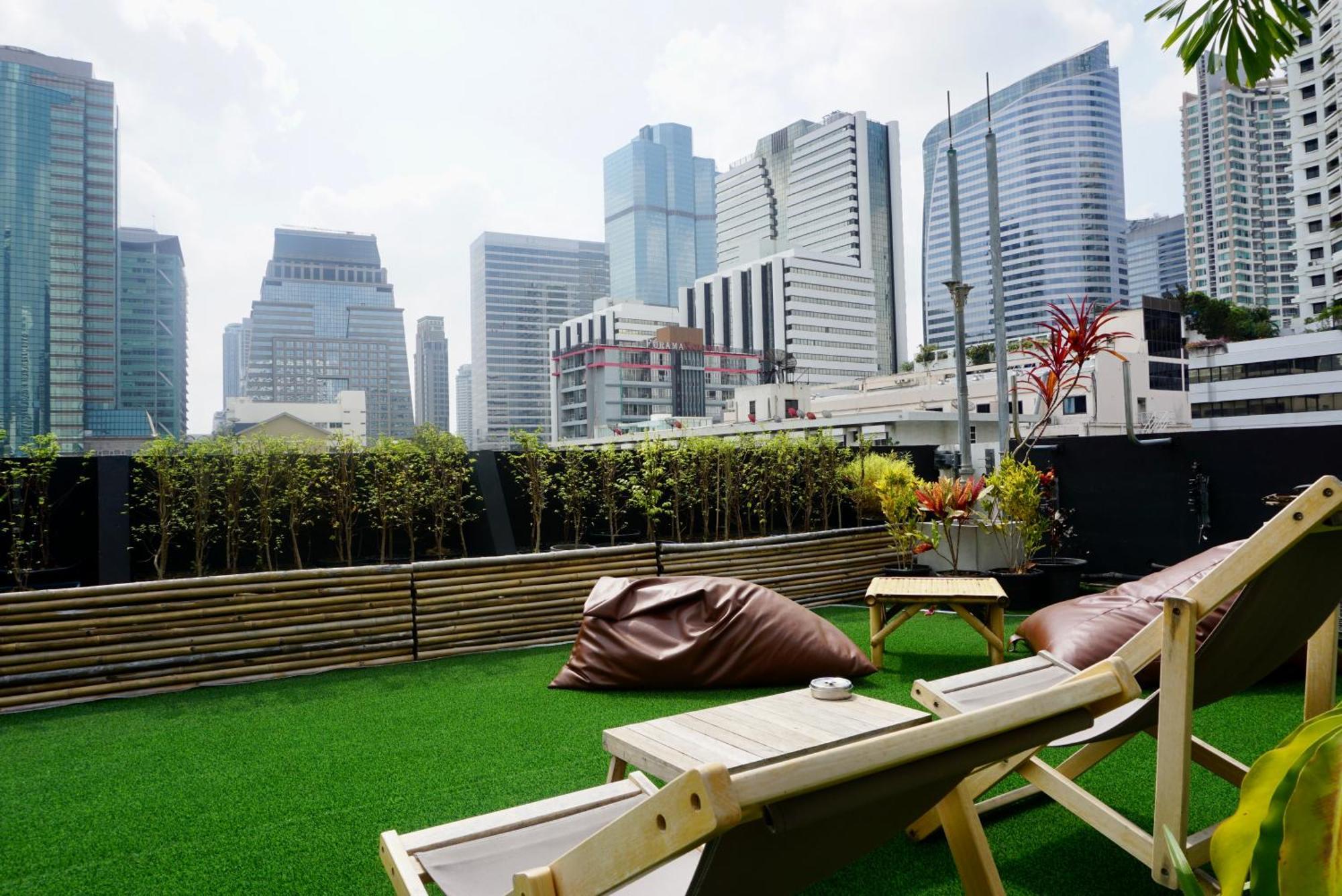 Hip And Funky Apartment Silom Soi 3, With Rooftop View 방콕 외부 사진